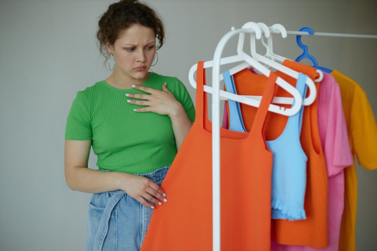 How to Stop Clothes Smelling Musty in Wardrobe